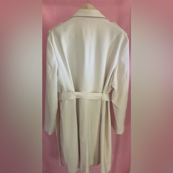 Elegant Cream Double-Breasted Women's Trench Coat - Picture 4 of 4